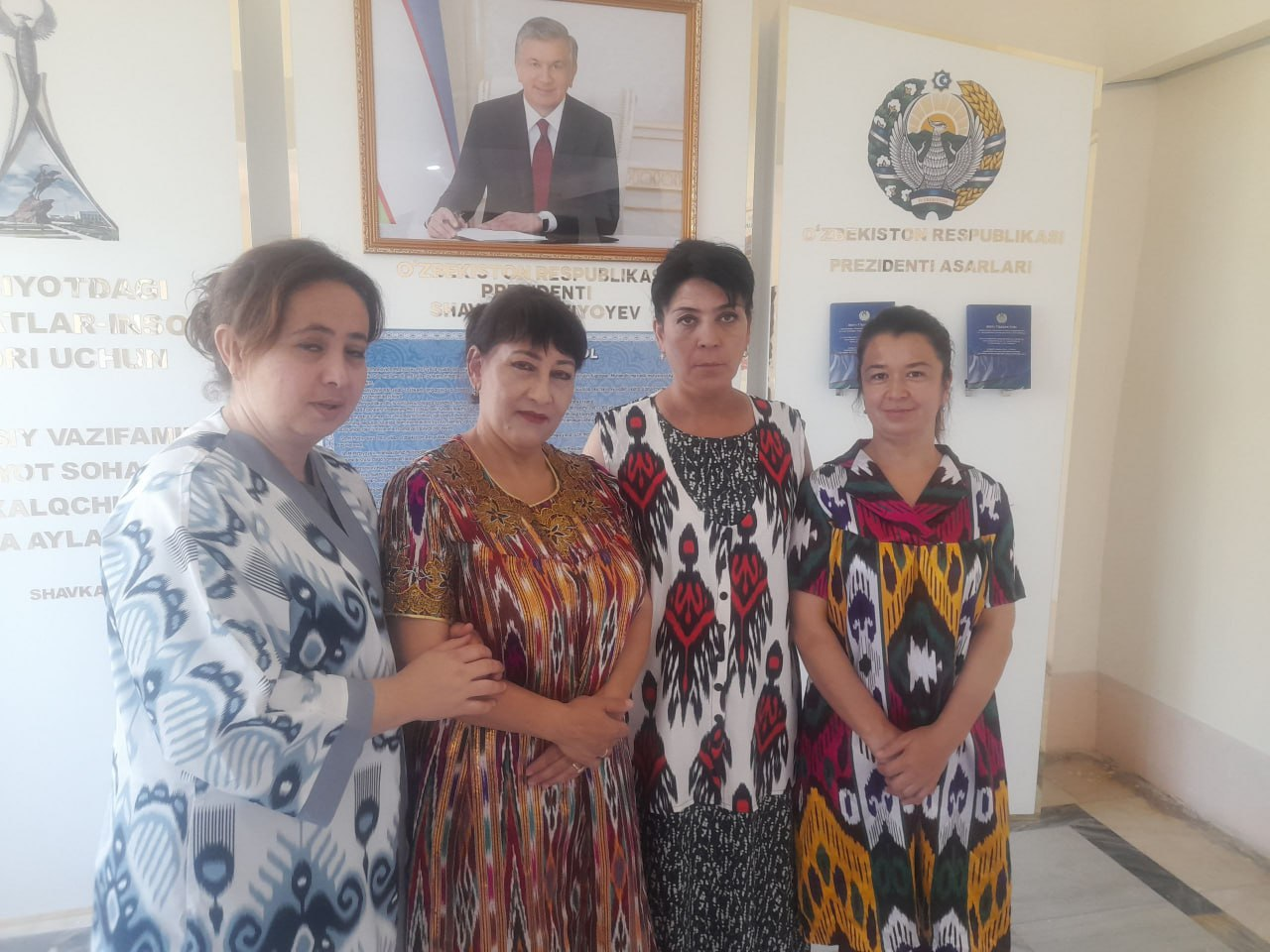 Урганч шахар СЭО ва ЖС бўлими ходимлари бугун миллий либосларда ишга юқори кайфиятда келишиб хамжихатликда иш фаолиятларини олиб боришяпти.