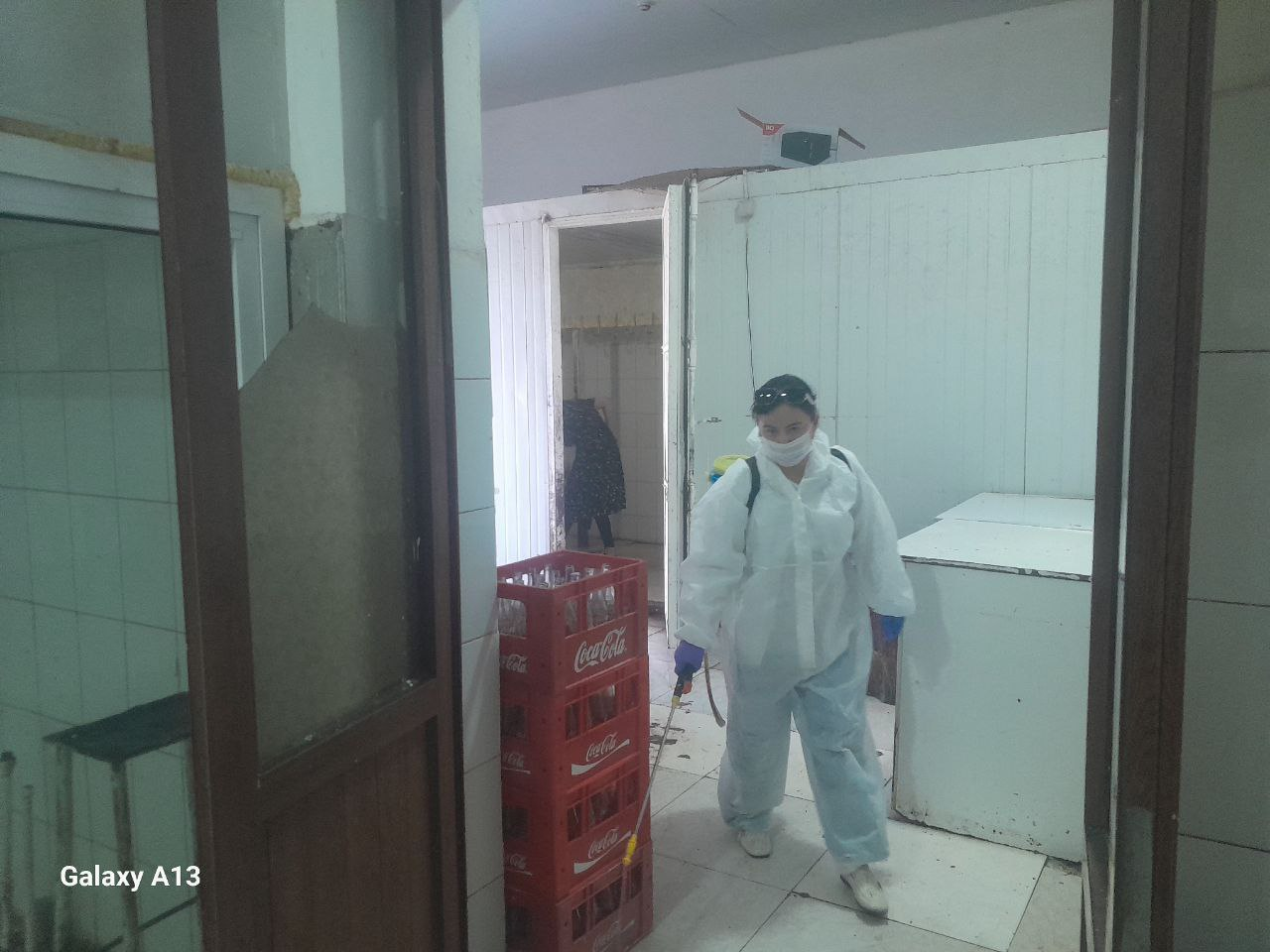 Урганч шахар СЭО ва ЖС бўлими ходимлари томонидан Урганч шахар Марказий Дехқон бозорида дезинфекция ишлари олиб борилди.